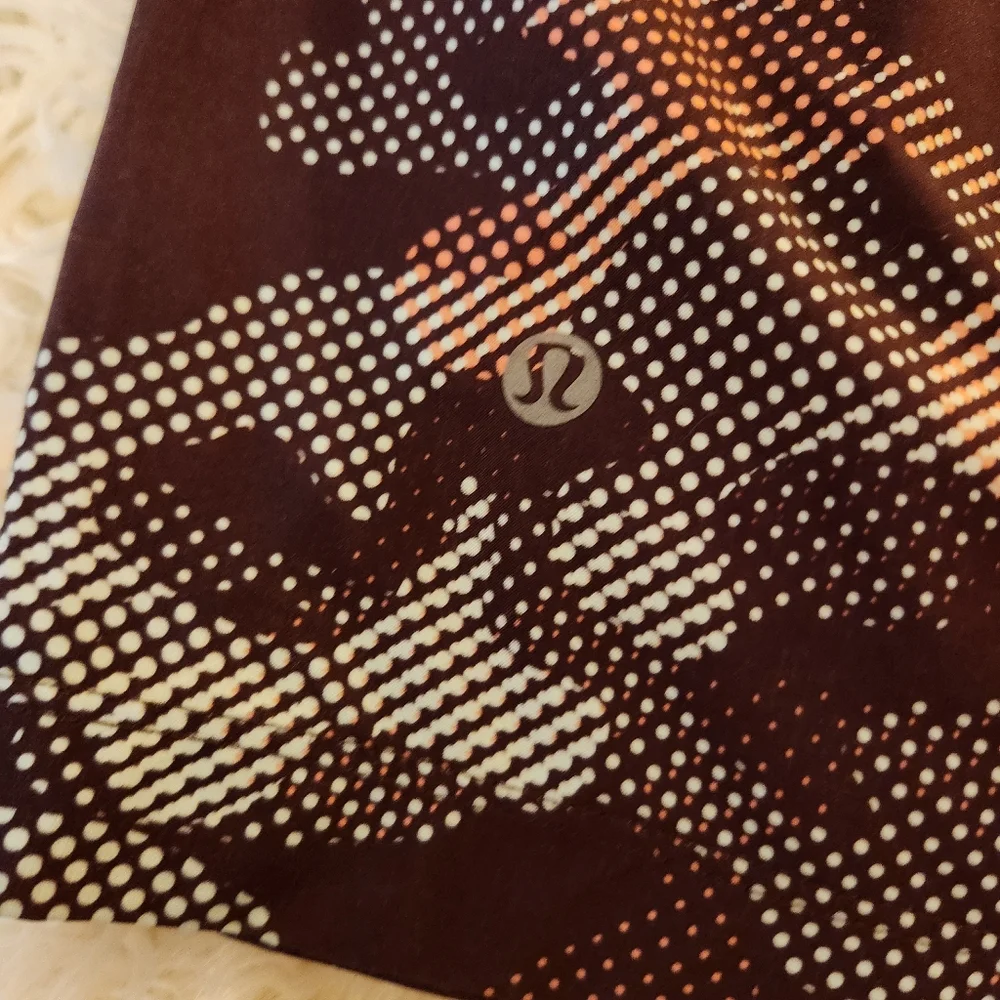 Lululemon Camo Print Size Medium Athletic Shorts